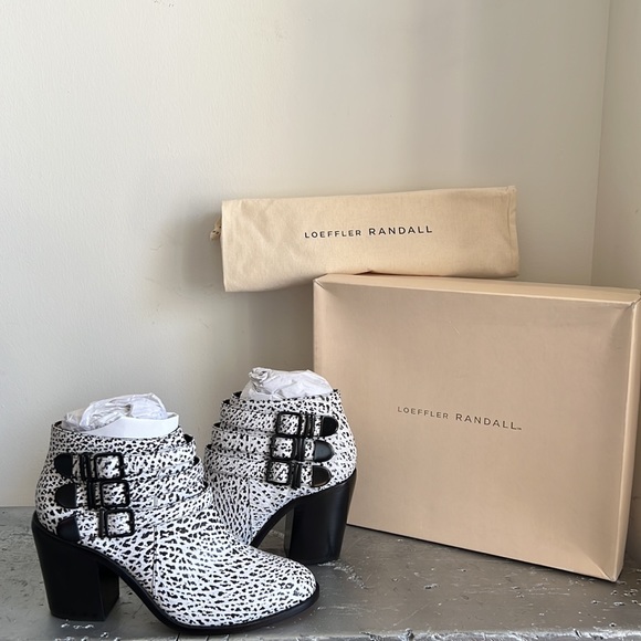 NWT Loeffler Randall Eugenie Booties size 9B - Picture 6 of 14